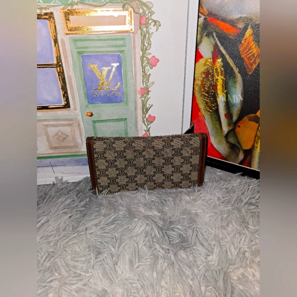 Celine Signiture Monogram Vintage Brown Long Snap Wallet (GOOD)✨️ - Picture 7 of 7